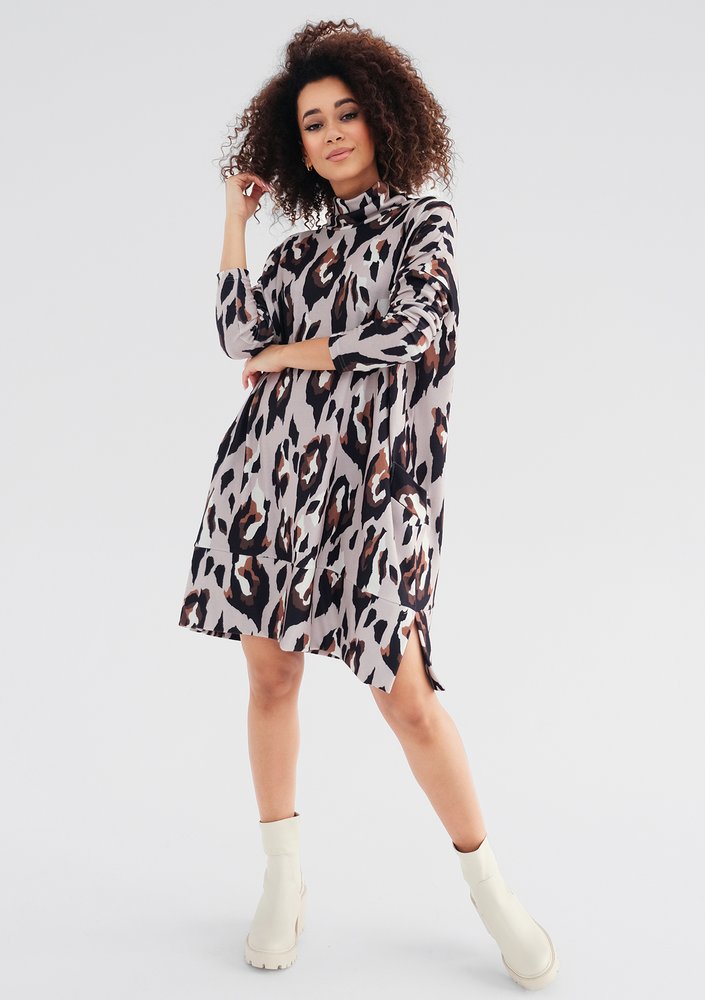 Netta - Loose nude beige spotted dress