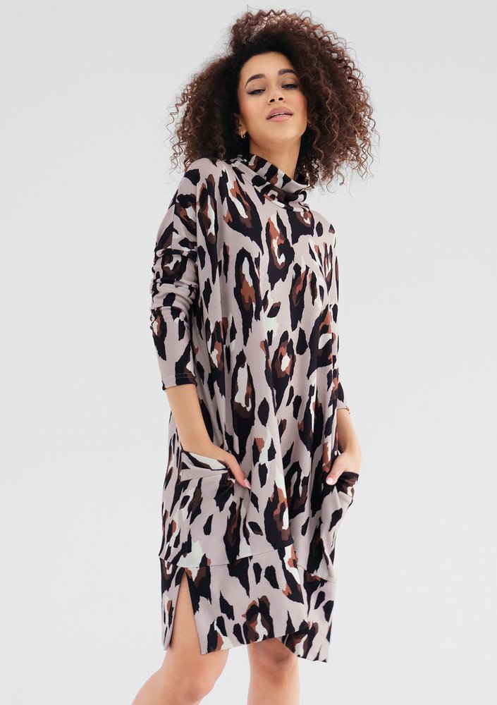 Netta - Loose nude beige spotted dress