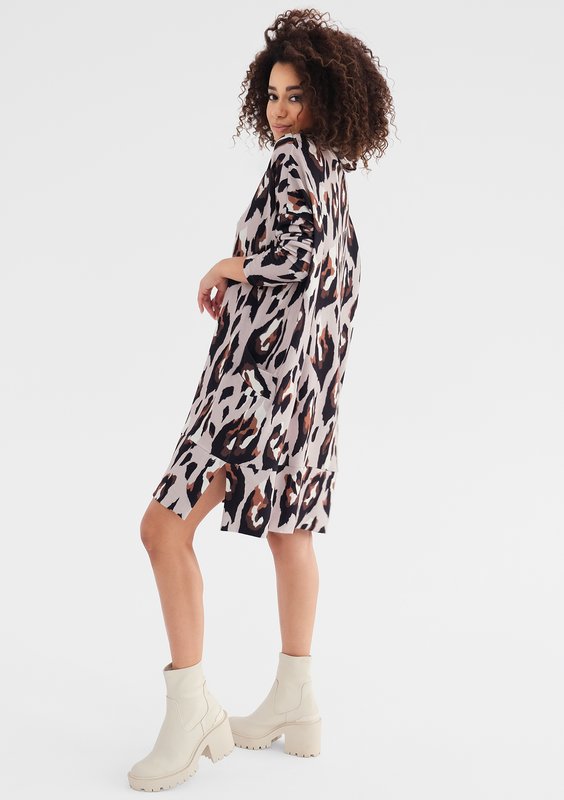 Netta - Luźna sukienka w cętki Nude