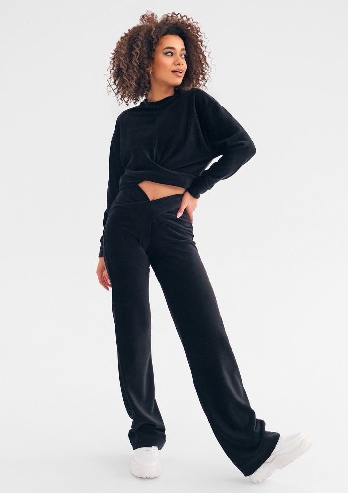 Umiko - Black velvet sweatpants