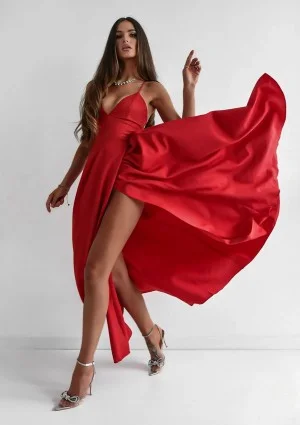 Selena - Sukienka maxi na ramiączkach Czerwona