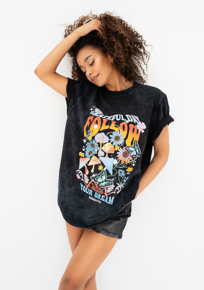 Rave - Black oversize T-shirt "Follow Your Dream"