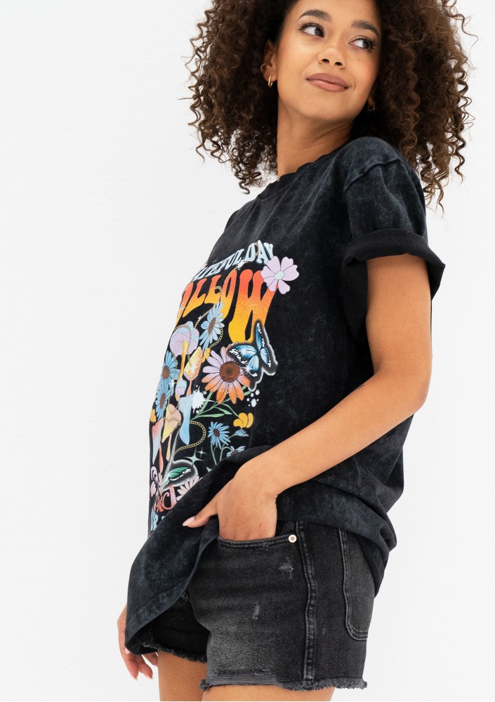 Rave - Black oversize T-shirt "Follow Your Dream"