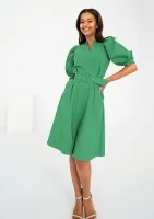 Lindy - Rozkloszowana sukienka z paskiem Zielona