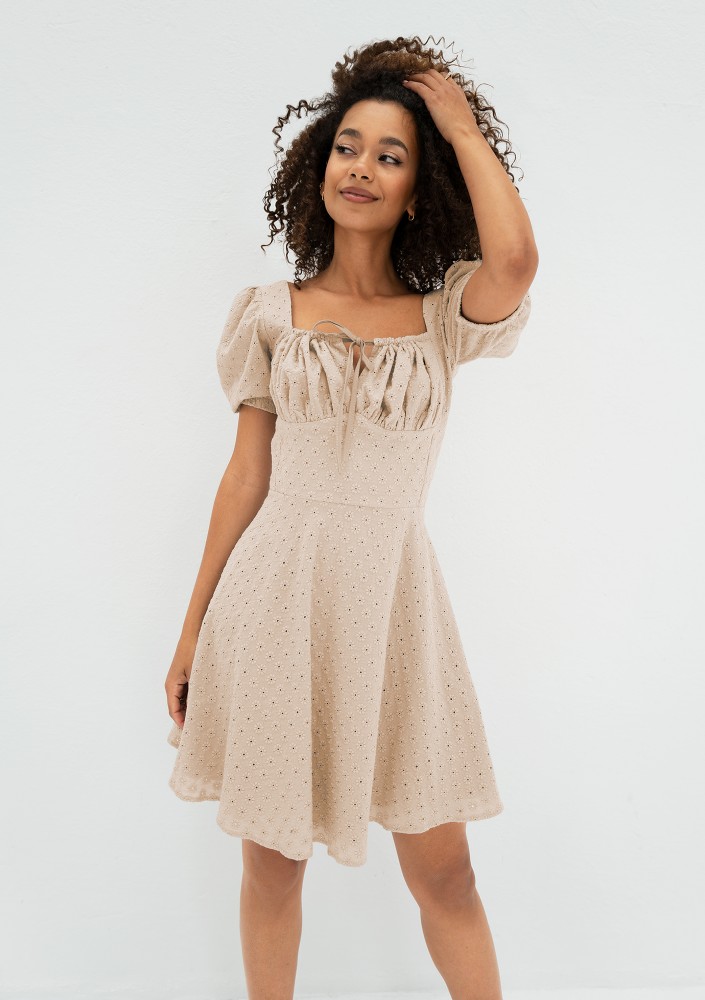 Lucy - Ażurowa sukienka mini boho Beżowa