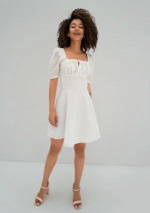 Lucy - Ażurowa sukienka mini boho Biała