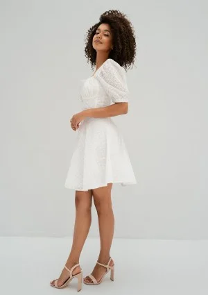 Lucy - Ażurowa sukienka mini boho Biała