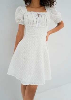 Lucy - Ażurowa sukienka mini boho Biała