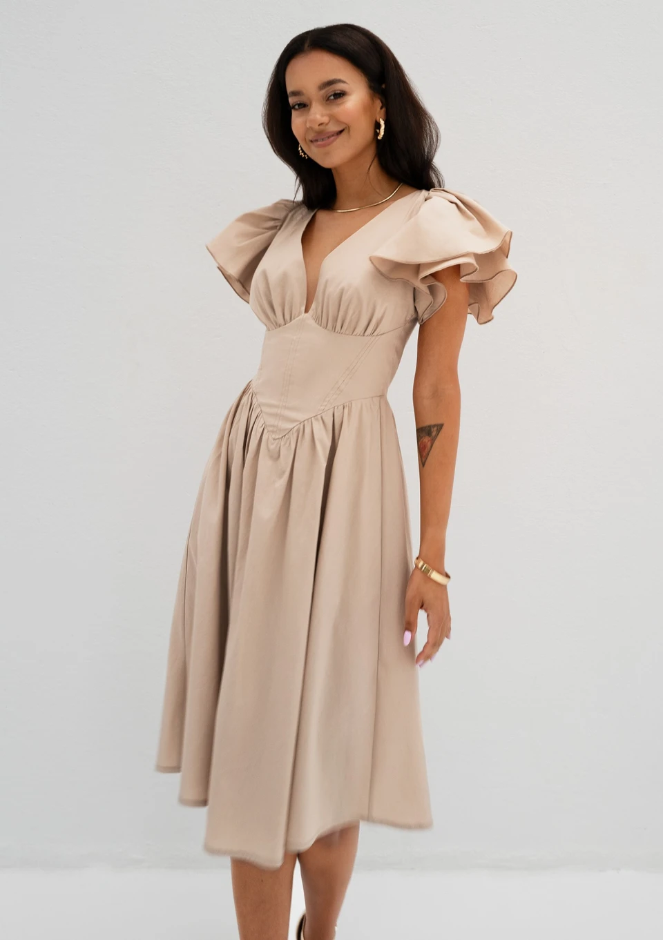 Nelly - Beige midi dress with frilled sleeves Nelly - Beige midi dress with frilled sleeves