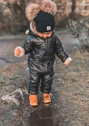 Zimowa czapka dziecięca z pomponami Czarna