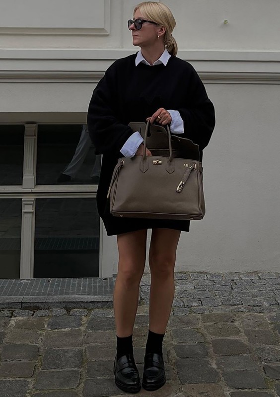 Vibe - Czarna bluza oversize z naszywką M