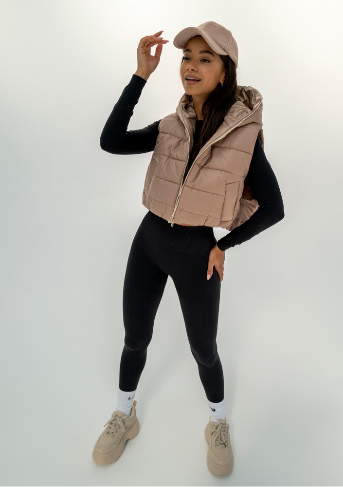Ezzy - Short black quilted sleeveless jacket