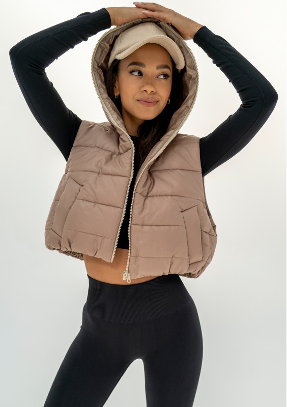 Ezzy - Short black quilted sleeveless jacket