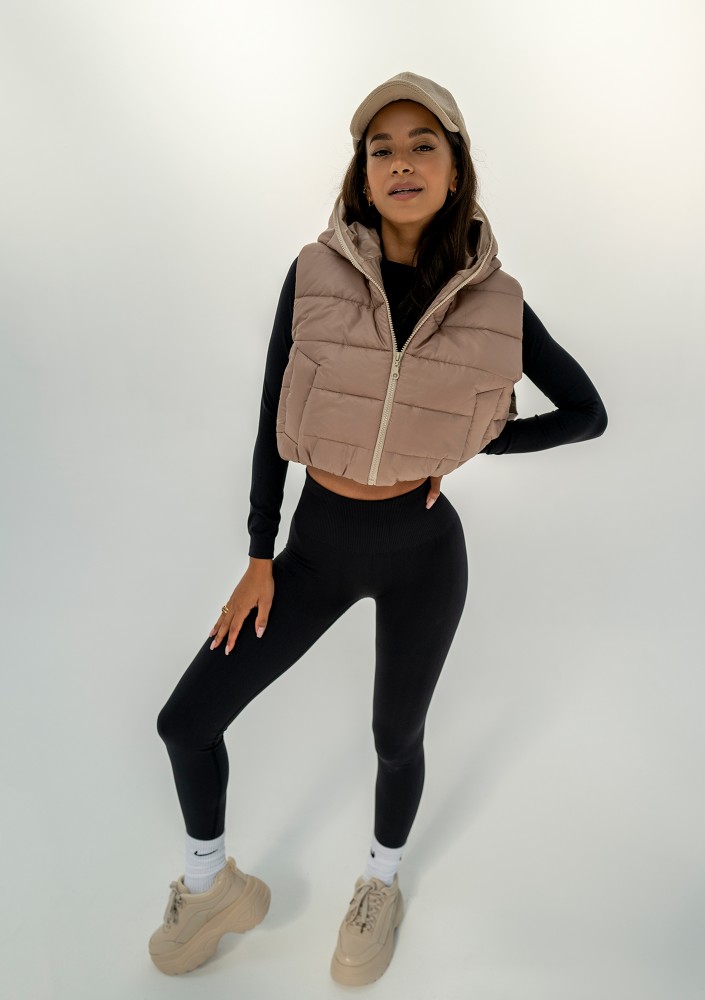 Ezzy - Short black quilted sleeveless jacket