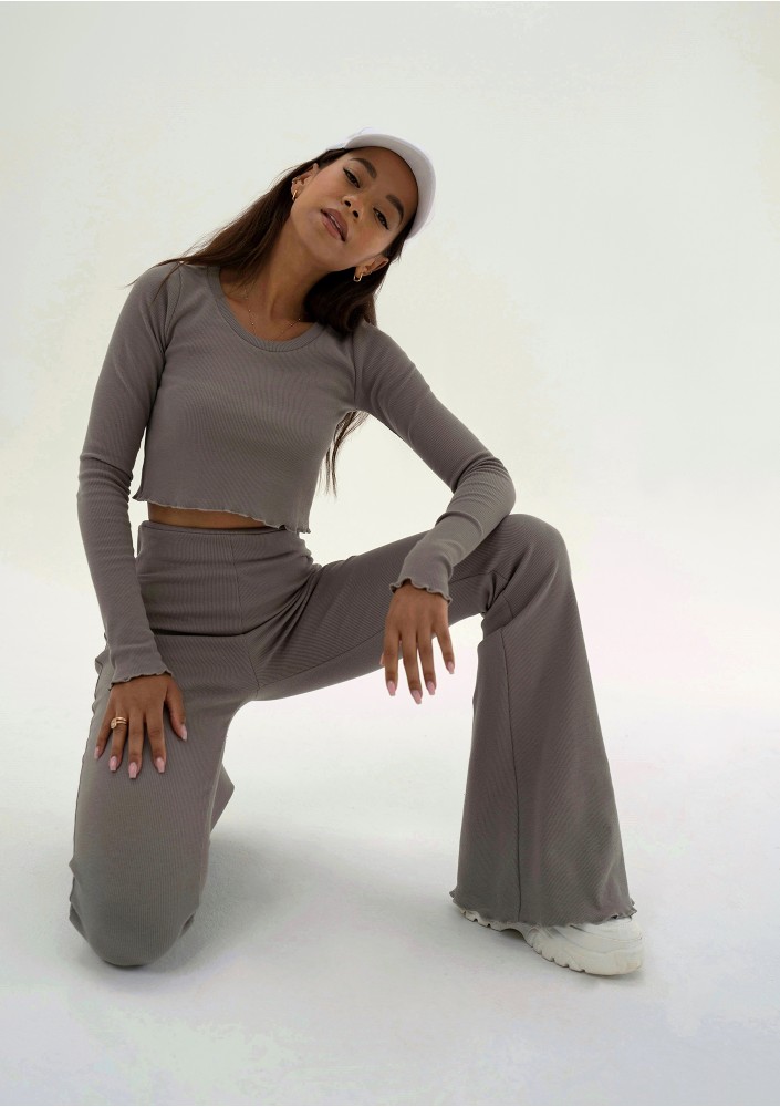 Nalu - Bluzka crop z prążkowanej dzianiny Taupe