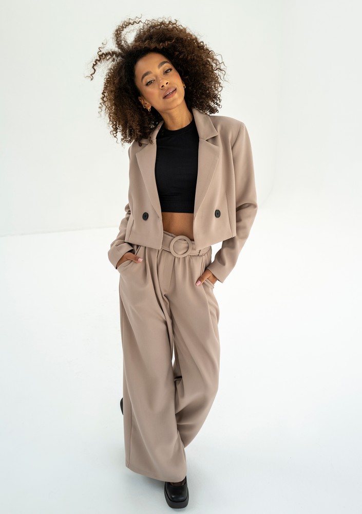 Shani - Short beige blazer