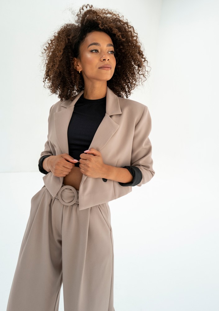 Shani - Short beige blazer