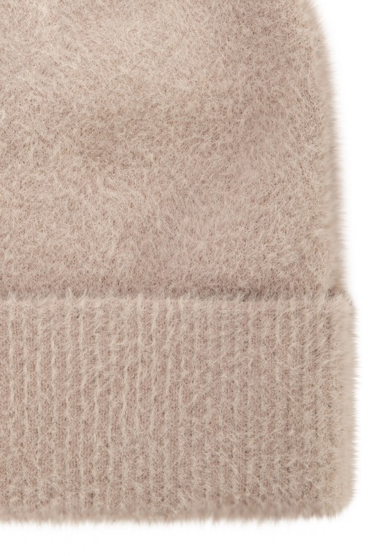 Fluffy - Beige winter beanie