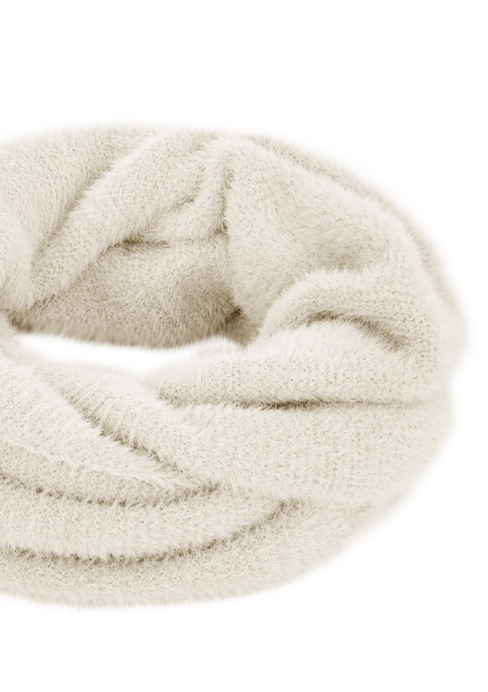 Fluffy - Ecru winter infinity scarf