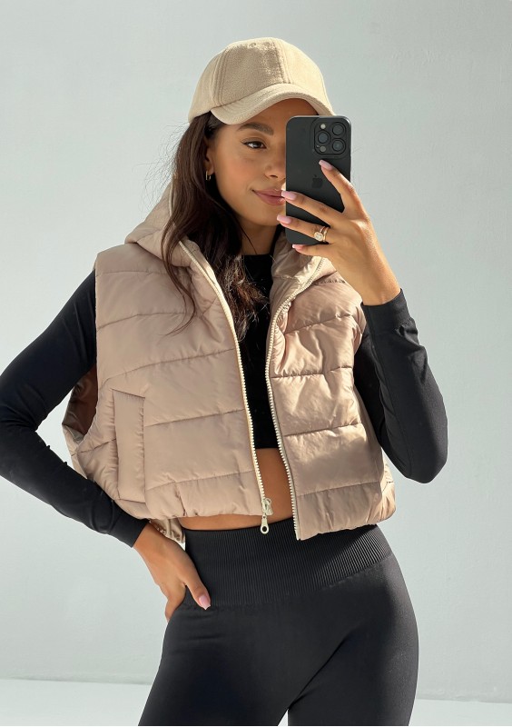 Ezzy - Short black quilted sleeveless jacket