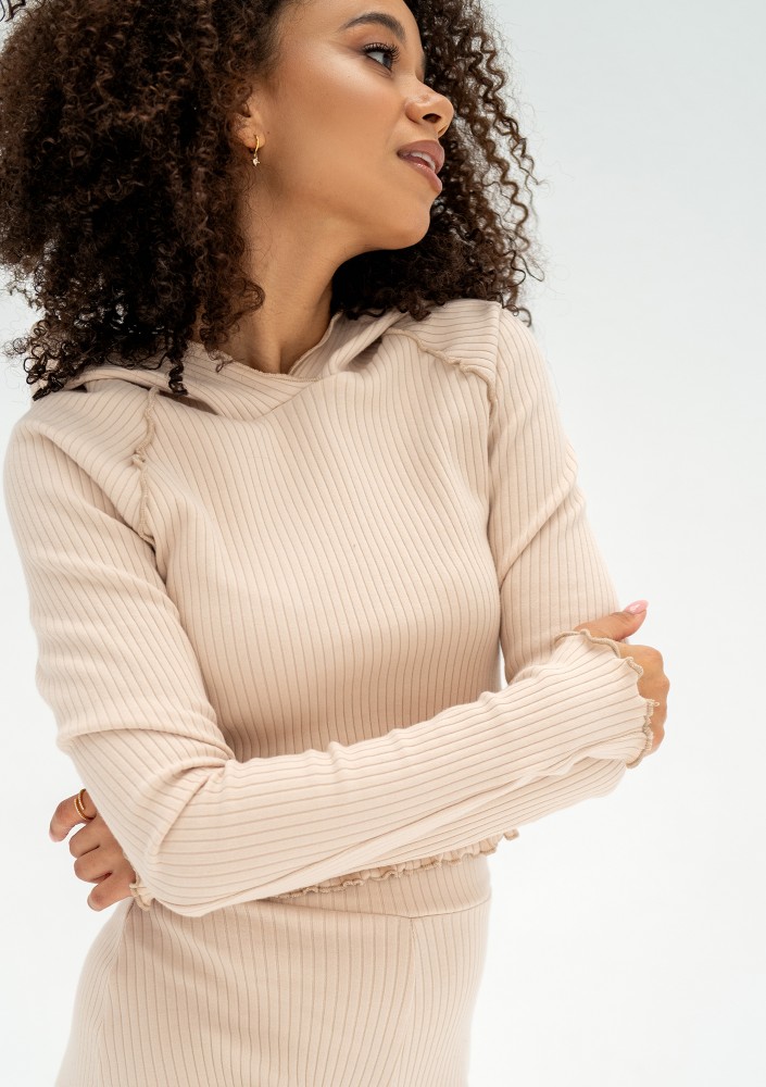 Clove - Beige knitted hooded crop top