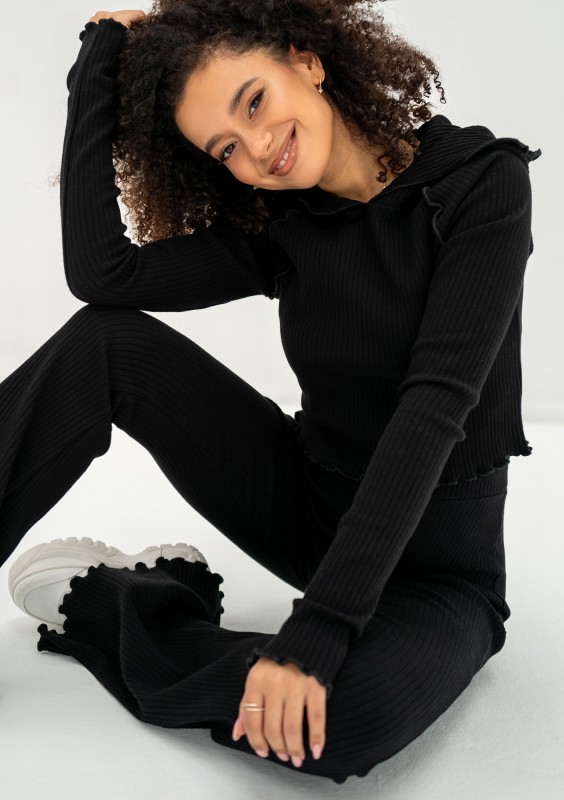 Clove - Black knitted hooded crop top