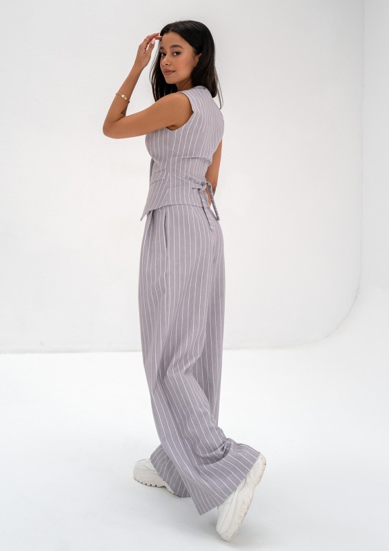 Mocca - Grey striped vest