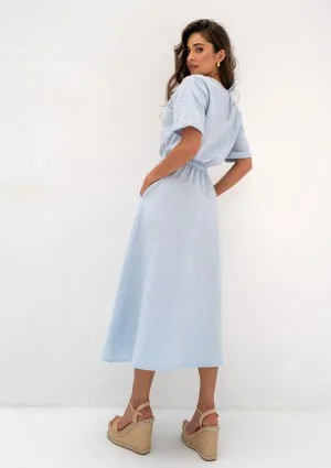 Greta - Sukienka midi z muślinu Błękitna