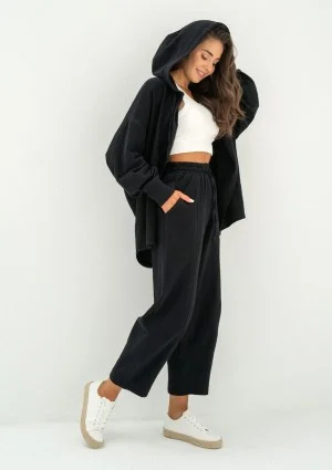 - Black muslin jogger pants