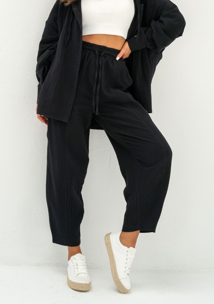 - Black muslin jogger pants