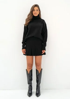 Jesse - Loose black polo neck sweater