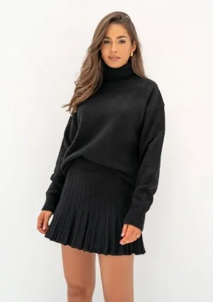 Jesse - Loose black polo neck sweater