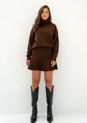 Jesse - Loose brown polo neck sweater