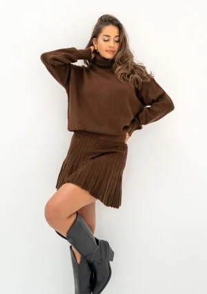 Jesse - Loose brown polo neck sweater