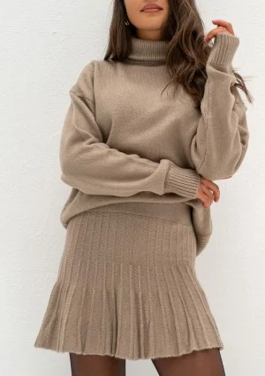 Jesse - Loose beige polo neck sweater