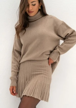 Jesse - Loose beige polo neck sweater