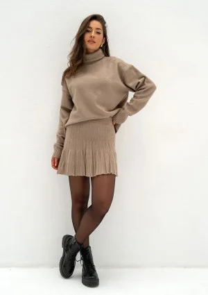 Jesse - Loose beige polo neck sweater