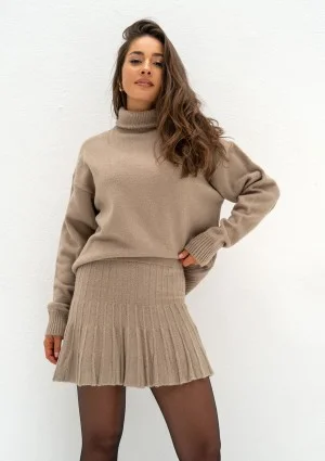 Jesse - Loose beige polo neck sweater