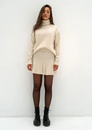 Jesse - Loose beige polo neck sweater