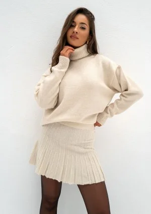 Jesse - Loose beige polo neck sweater