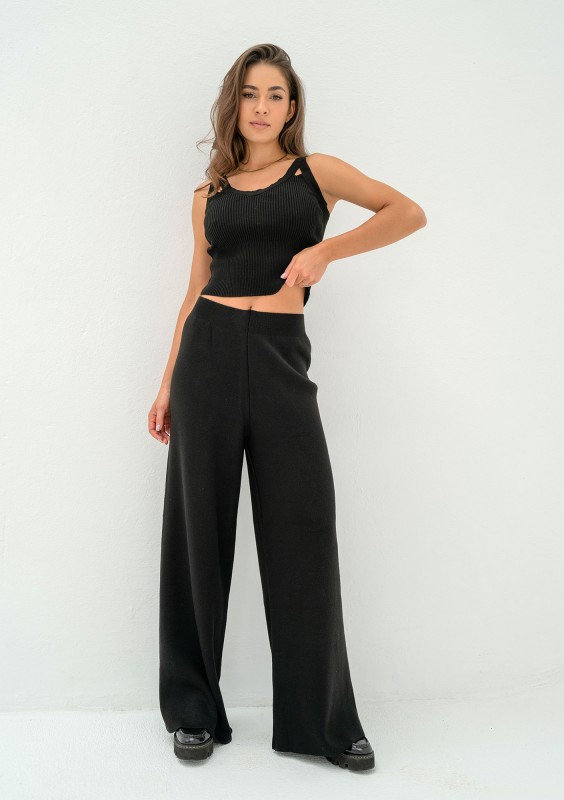 Mebo - Black knitted top