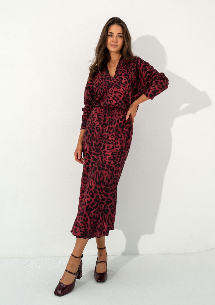 Azari - Claret midi skirt with a leopard spots print