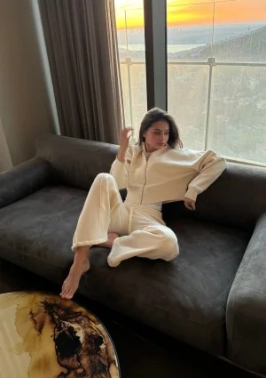 Bailee - Creamy white wide sweatpants with strings