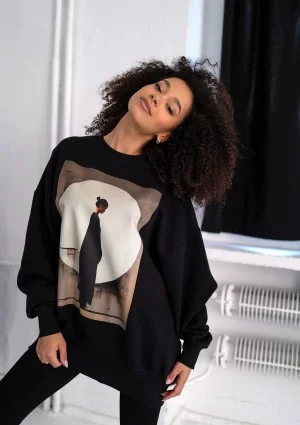 - Black sweatshirt "Japanese"