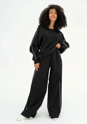 Cody - Black sweatshirt with trims