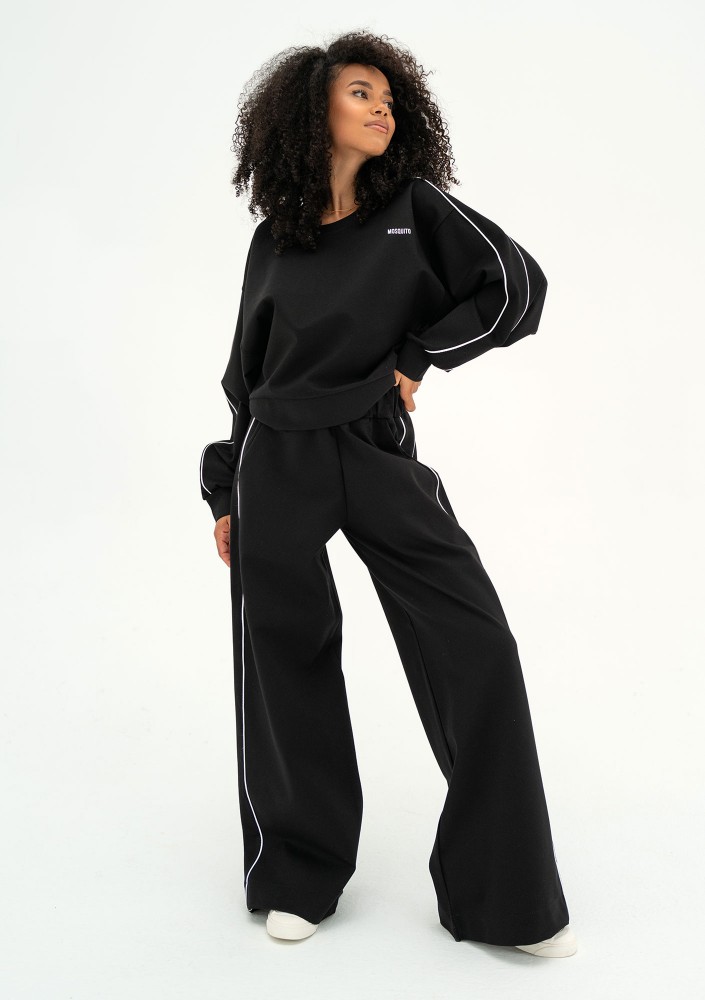 Cody - Black sweatshirt with trims