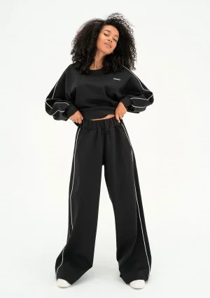 Cody - Black sweatshirt with trims