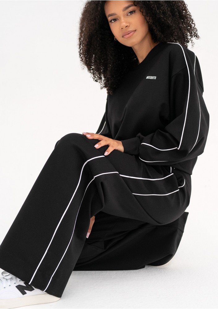 Cody - Black sweatshirt with trims