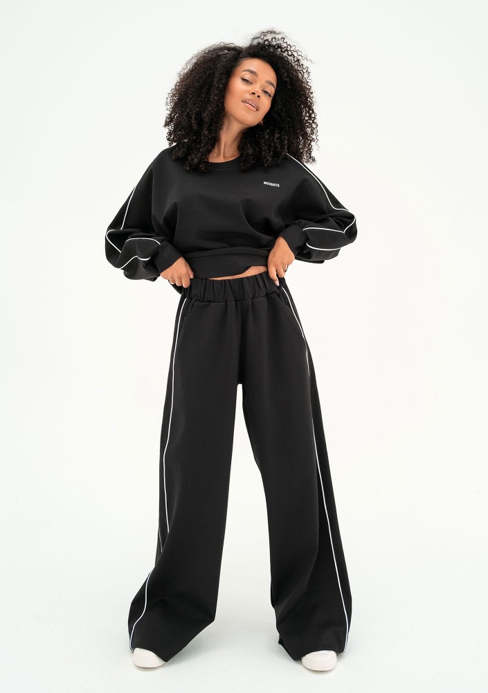 Cody - Black pants with trims