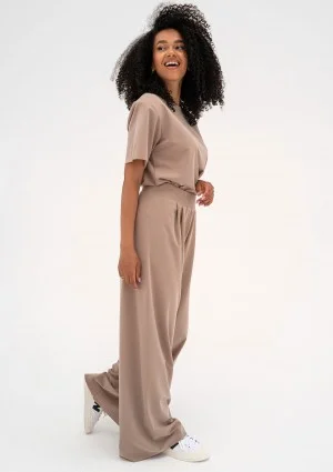 Rebel - Beige T-shirt with shoulder pads